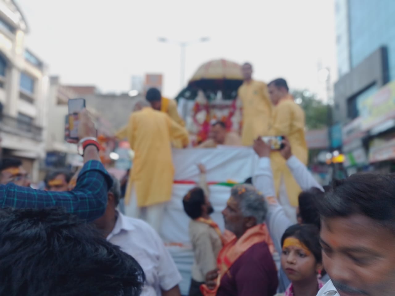प्रभु जगन्नाथ निकले नगर भ्रमण को