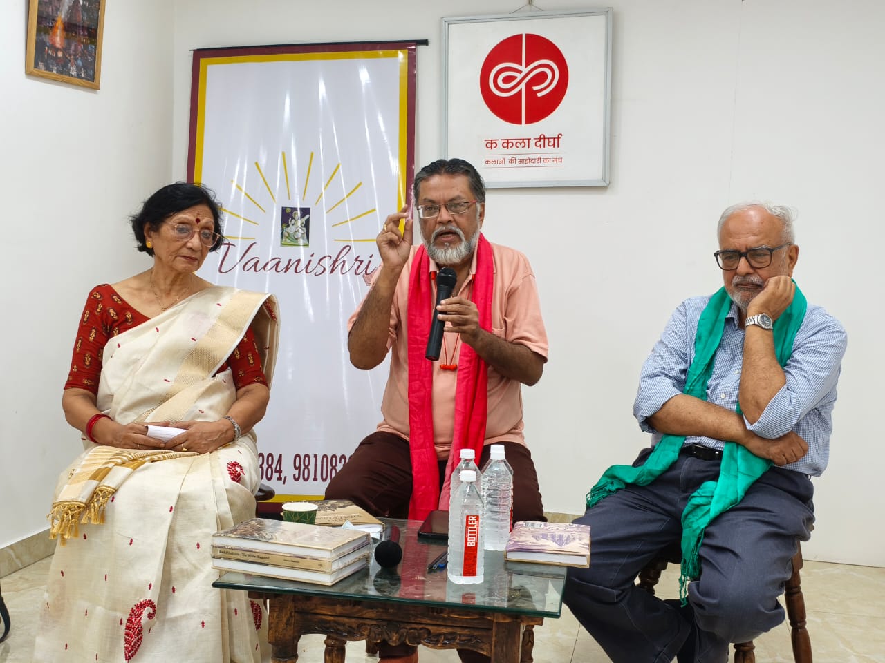 जानना और जीना महत्पूर्ण 