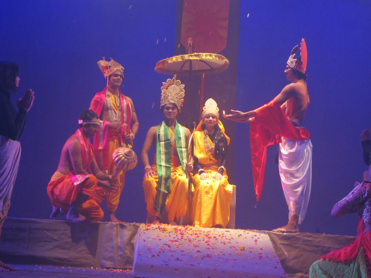 संस्कृत में मंच पर निखरे रामलीला के रंग 