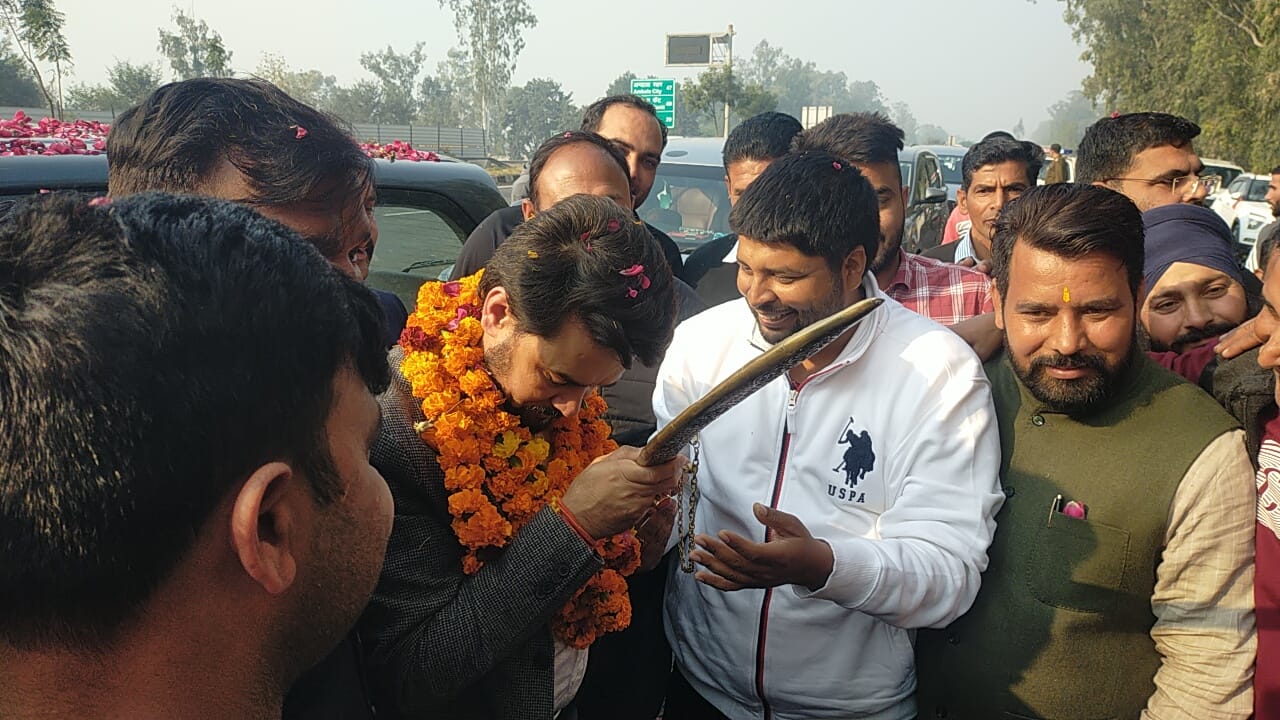 भाजपा युवा मोर्चा कुरुक्षेत्र जिलाध्यक्ष रूबल शर्मा ने किया जोरदार अभिनंदन 