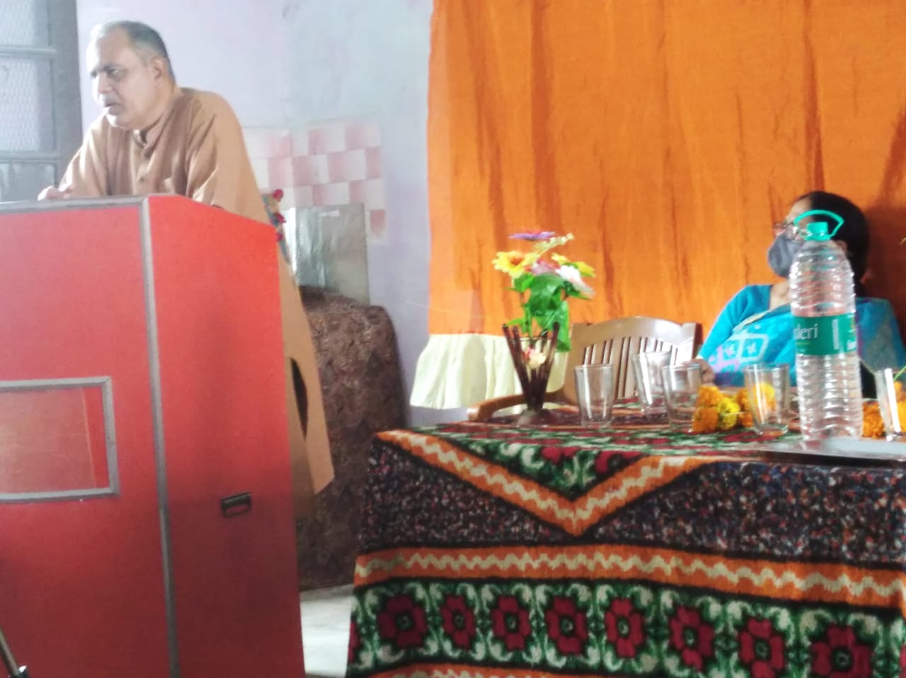 मूल्य और चरित्र निर्माण की शिक्षा जरूरी  
